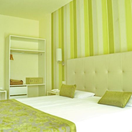 Ouril Hotel Julia Santa Maria Esterno foto