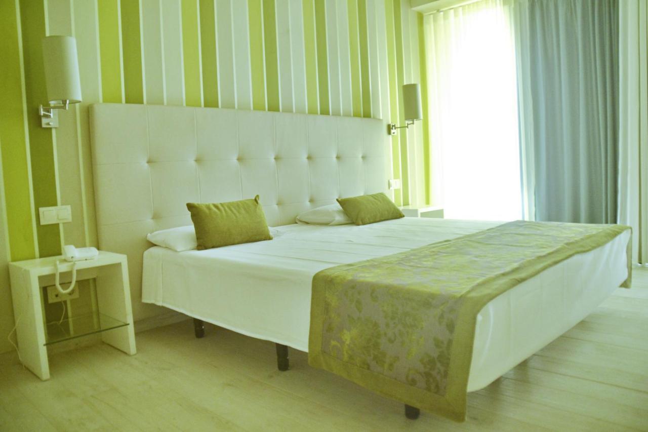 Ouril Hotel Julia Santa Maria Esterno foto