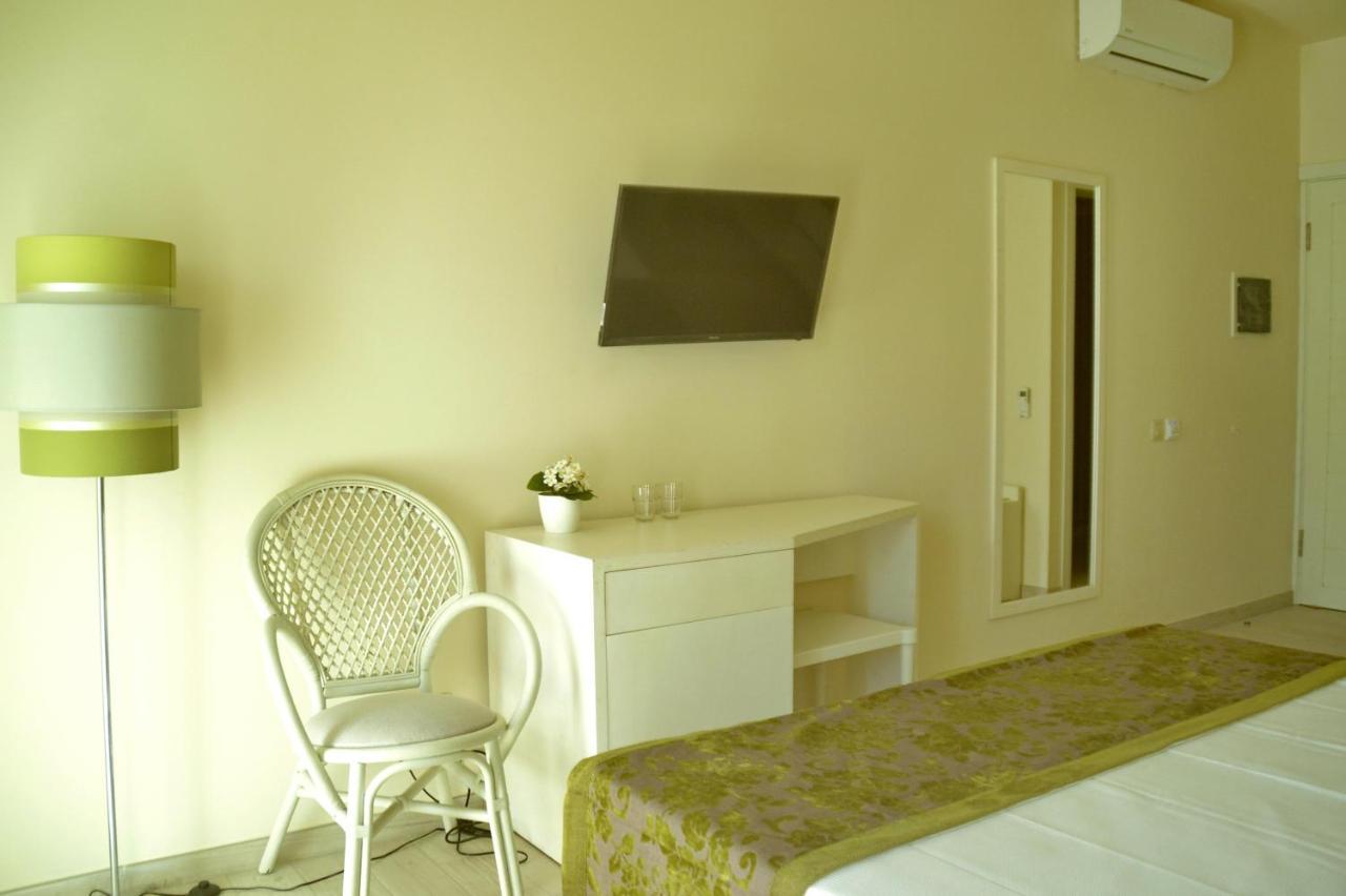 Ouril Hotel Julia Santa Maria Esterno foto