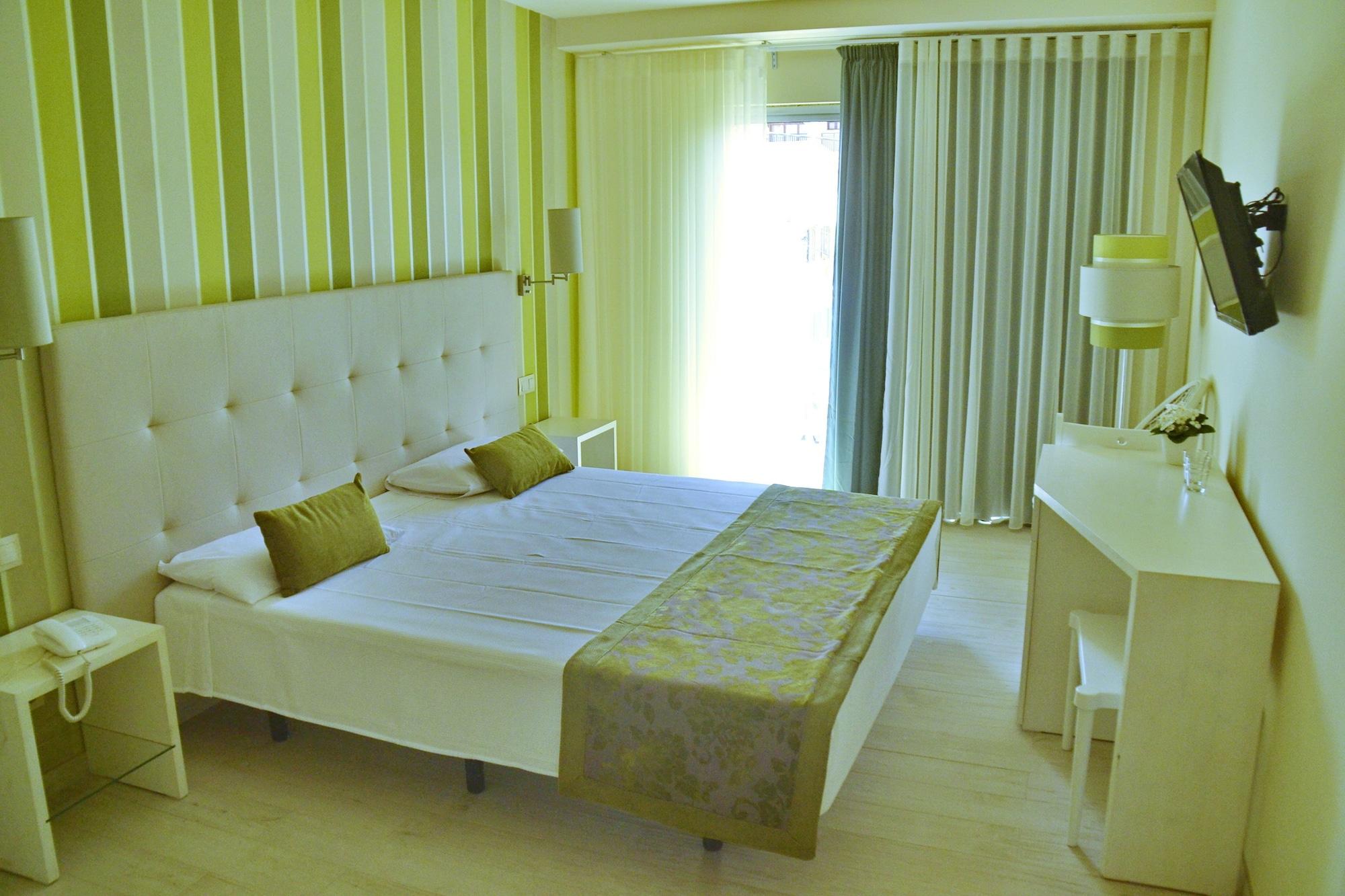 Ouril Hotel Julia Santa Maria Esterno foto